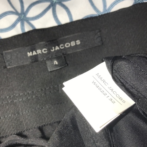 Marc Jacobs Skirt w/Ruffle, Black, Size 4 - Picture 13 of 14